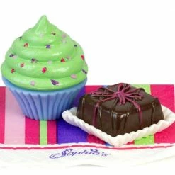 TeamsonUS Sophia's Cupcakes & Petit Fours Dessert Set For 18